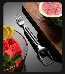 ✨ 2-in-1 Fruit Cutter & Fork – For Quick and Easy Fruit Serving! 🍓