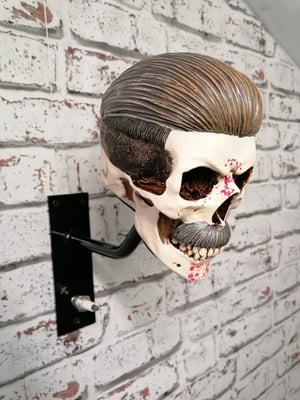 ☠️🏴‍☠️Skull holder for motorcycle helmet and jacket
