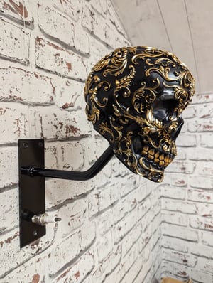 ☠️🏴‍☠️Skull holder for motorcycle helmet and jacket