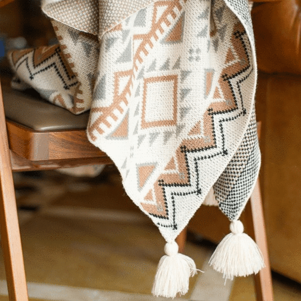 SOFT KNITTED BLANKET