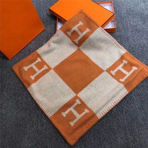Luxury H letter Pillow Cover